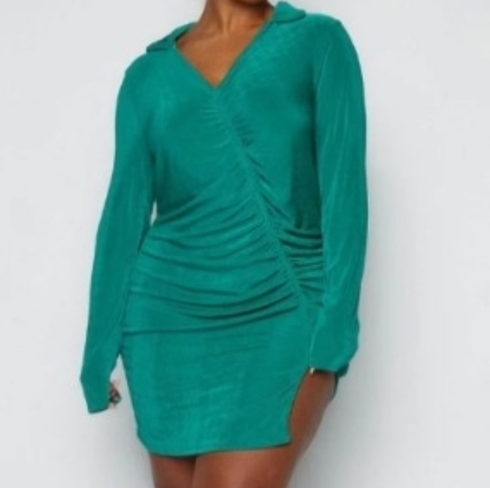 NWT BooHoo Plus Size Emerald Dress